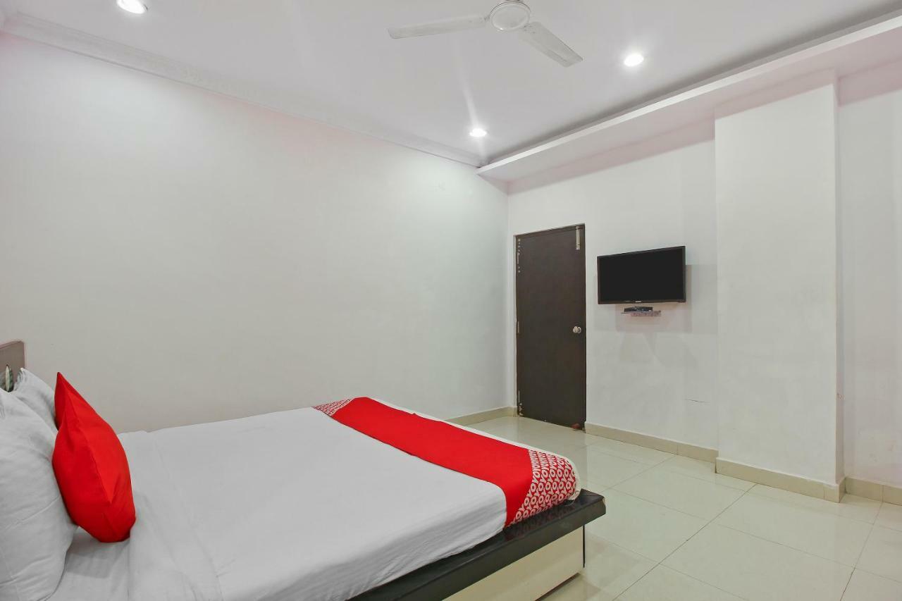 Hotel Oyo Flagship 463 Banjara Hills Hyderabad Exterior foto