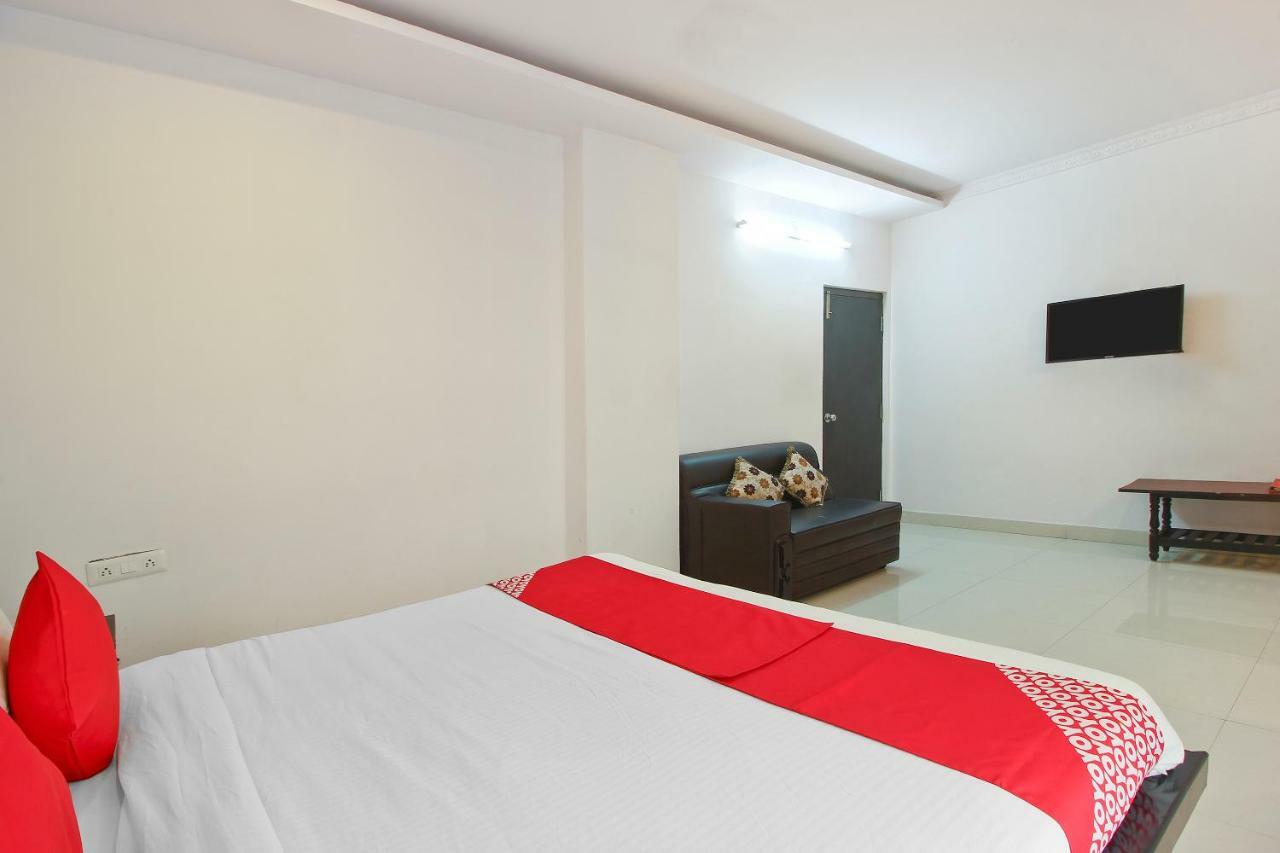 Hotel Oyo Flagship 463 Banjara Hills Hyderabad Exterior foto