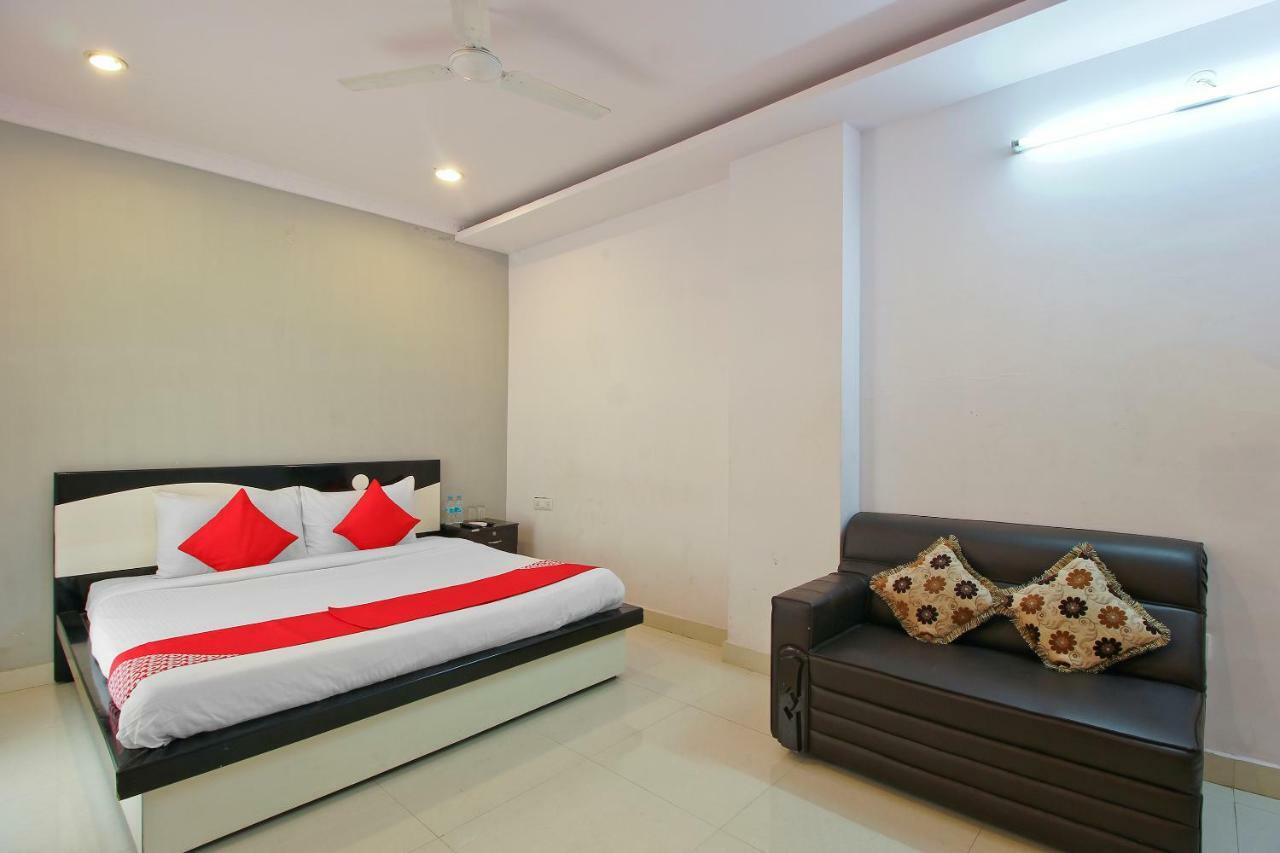 Hotel Oyo Flagship 463 Banjara Hills Hyderabad Exterior foto