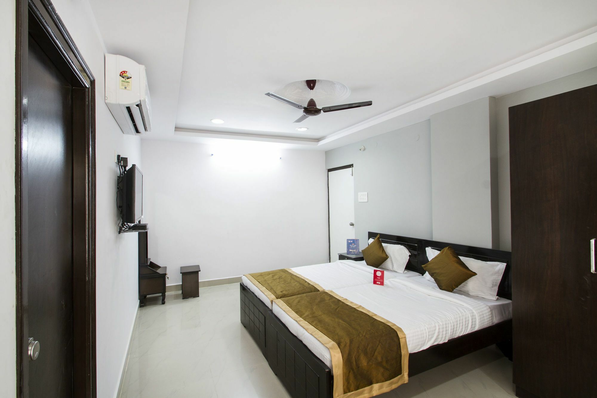 Hotel Oyo Flagship 463 Banjara Hills Hyderabad Exterior foto